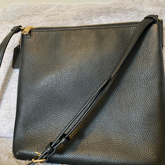 Coach x Disney Rowan file crossbody leather Shoulder Bag with Evil Queen Design - Picture 2 of 15